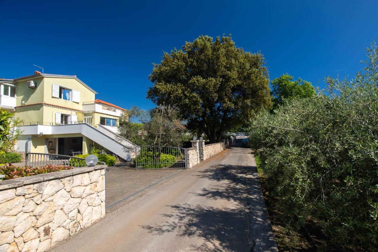 Apartment Portapisana Just 50M From The Beach Krk Town Kültér fotó