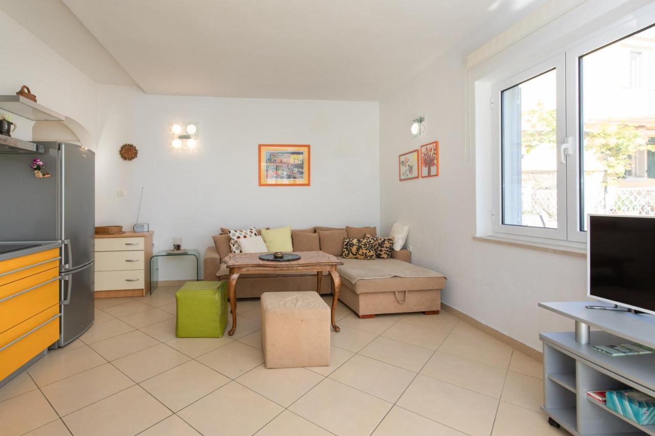 Apartment Portapisana Just 50M From The Beach Krk Town Kültér fotó